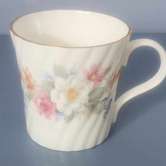 Crown Trent Staffordshire China Mugs - Picture 6 of 8